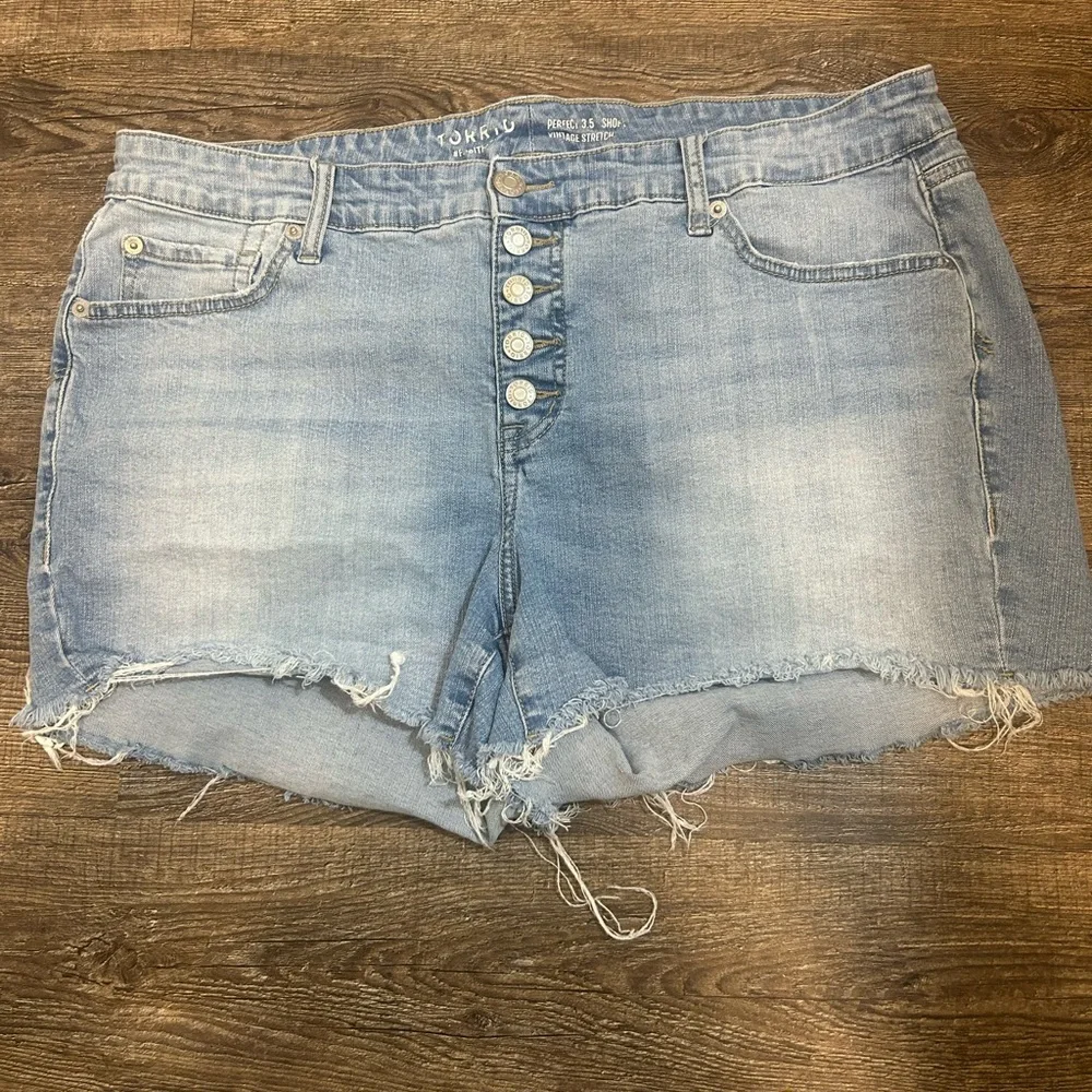 Torrid Women's Light Blue Jean Shorts - Picture 1 of 8